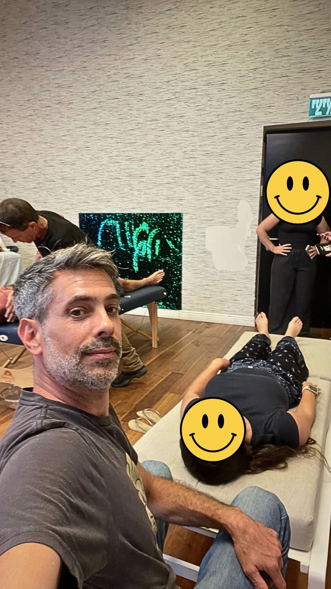עידן פרידמן בחדר הטיפולים